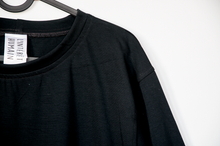 Load image into Gallery viewer, Crew neck sport classique (Chandail col rond) - Noir
